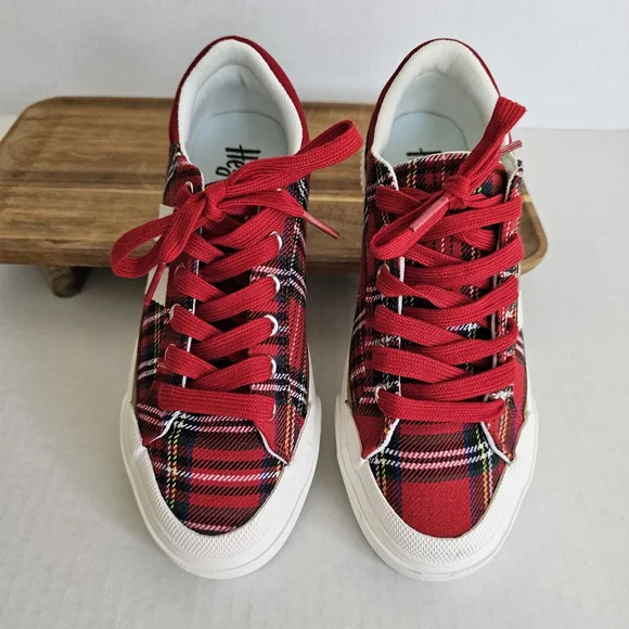 Corkys Thats Her Red Plaid Platform Sneakers Size 7 Lace Up Casual - Picture 2 of 12